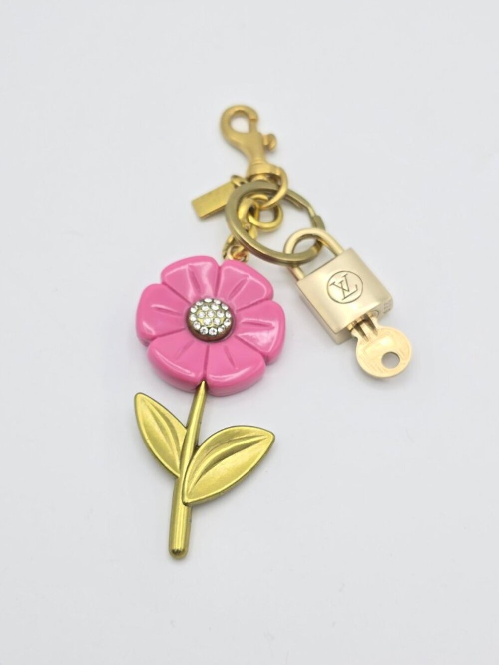 Authentic Louis Vuitton Gold Padlock 🔒 Key Set w/ Unbranded Flower Bag Charm - Picture 3 of 9